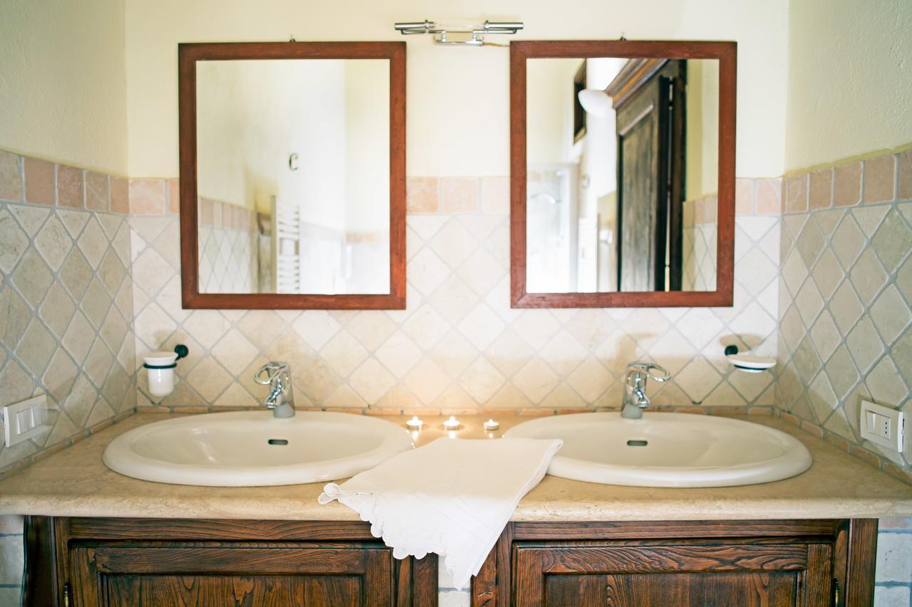 チニジャーノ Residenza Storica Casale Pozzuoloヴィラ 部屋 写真
