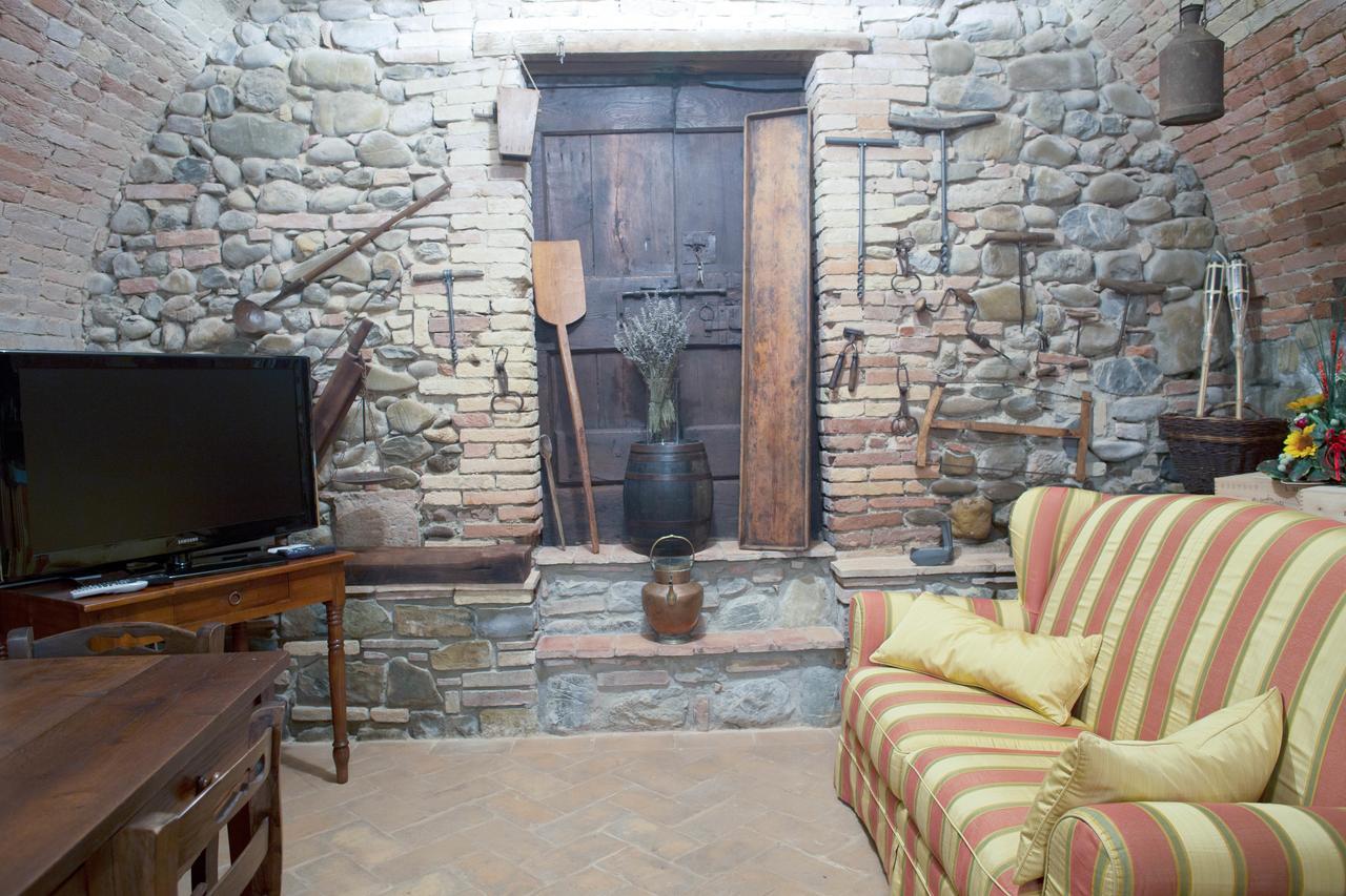 チニジャーノ Residenza Storica Casale Pozzuoloヴィラ エクステリア 写真